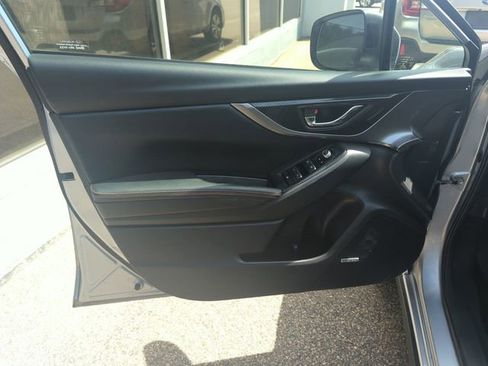 Used 2020 Subaru Crosstrek 2.0i Limited w/ Moonroof Package w/Navigation AWD/4WD image 12
