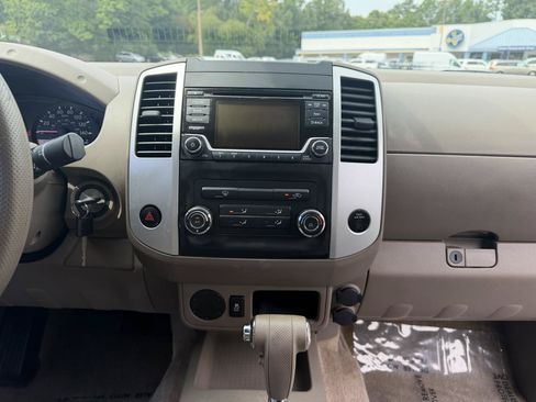 Used 2015 Nissan Frontier SV RWD image 25
