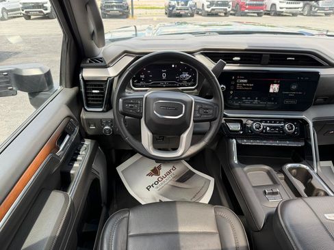 Used 2024 GMC Sierra 2500 Denali w/ Denali Reserve Package AWD/4WD image 17