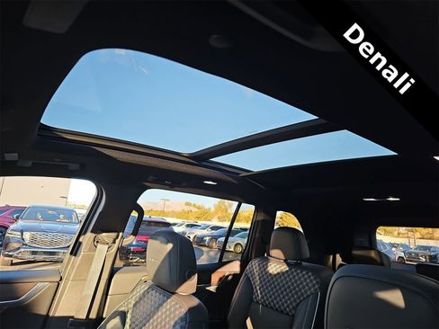 Used 2024 GMC Acadia Denali image 29