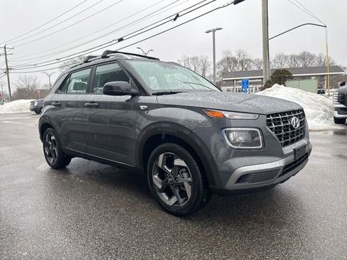 Used 2026 Hyundai Venue SEL image 4