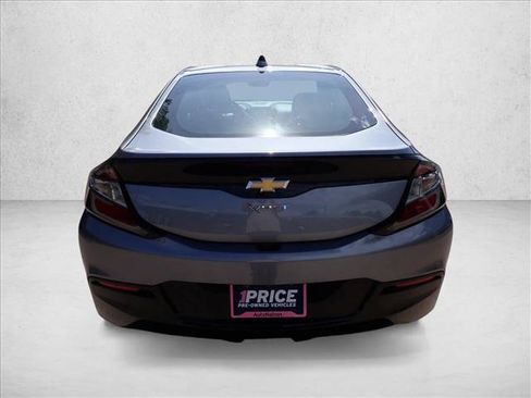 Used 2018 Chevrolet Volt LT w/ Comfort Package FWD image 3