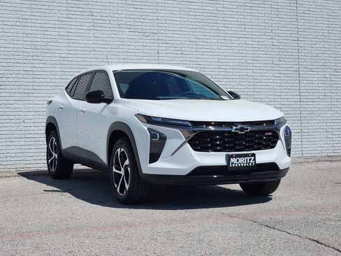 New 2026 Chevrolet Trax RS FWD image 2