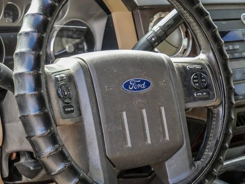 Used 2011 Ford F250 Lariat w/ Lariat Interior Pkg AWD/4WD image 26