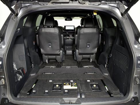 Used 2025 Toyota Sienna XSE w/ XSE Plus Package image 25