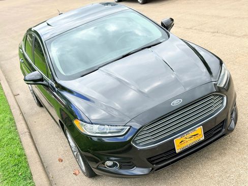 Used 2016 Ford Fusion Titanium image 3