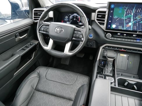 Used 2024 Toyota Tundra Limited image 9