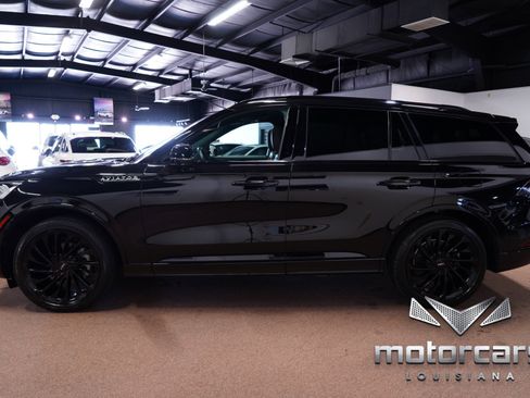 Used 2023 Lincoln Aviator Reserve w/ Jet Package RWD image 4