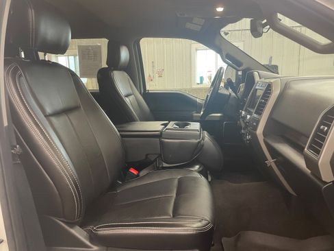 Used 2020 Ford F150 Lariat image 34