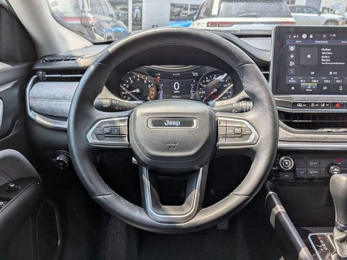 Used 2022 Jeep Compass Latitude AWD/4WD image 13