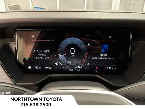 Used 2024 GMC Acadia Elevation image 8