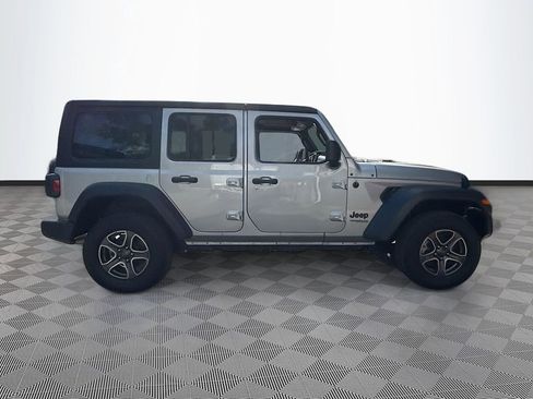 Used 2022 Jeep Wrangler Unlimited Sport AWD/4WD image 5