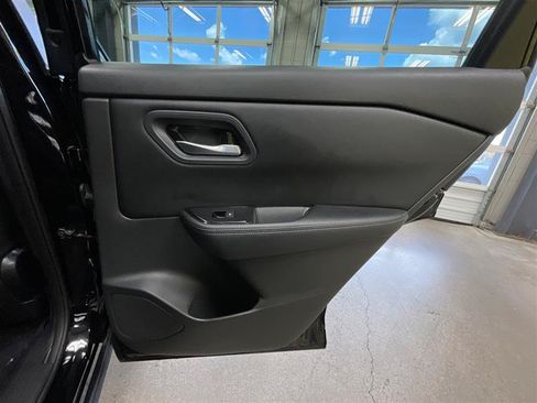Used 2024 Nissan Rogue SV FWD image 26