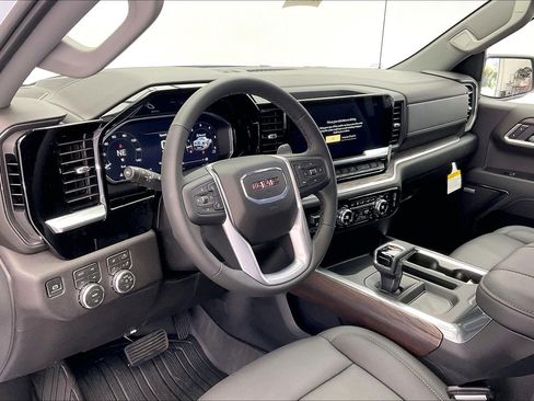 New 2026 GMC Sierra 1500 SLT w/ SLT Premium Package image 4