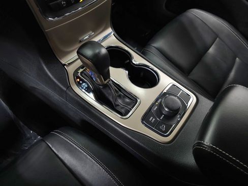 Used 2017 Jeep Grand Cherokee Limited AWD/4WD image 32