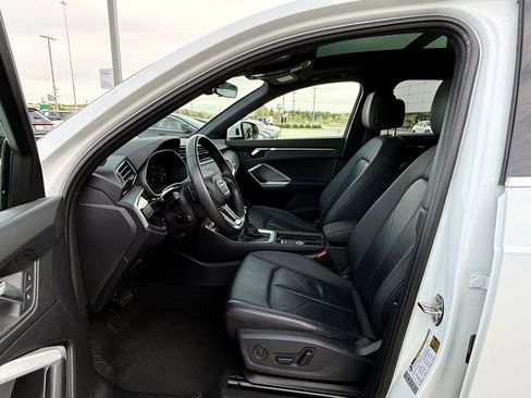 Used 2025 Audi Q3 2.0T Premium image 11