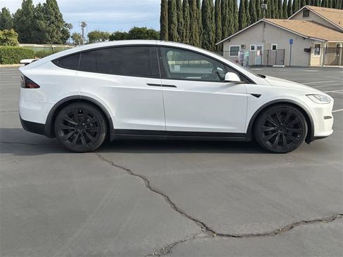 Used 2023 Tesla Model X Plaid image 3