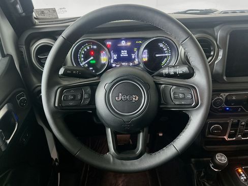 Used 2023 Jeep Wrangler Unlimited w/ Sun & Screen Package AWD/4WD image 17