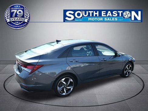Used 2023 Hyundai Elantra SEL w/ Convenience Package FWD image 7