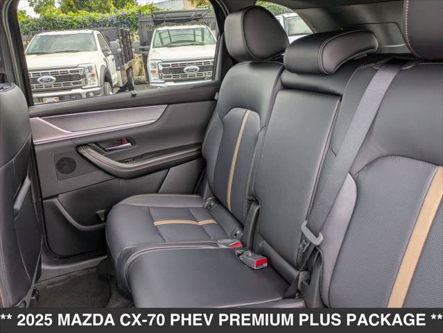 Used 2025 MAZDA CX-70 Plug-In Hybrid w/ Premium Plus AWD/4WD image 11