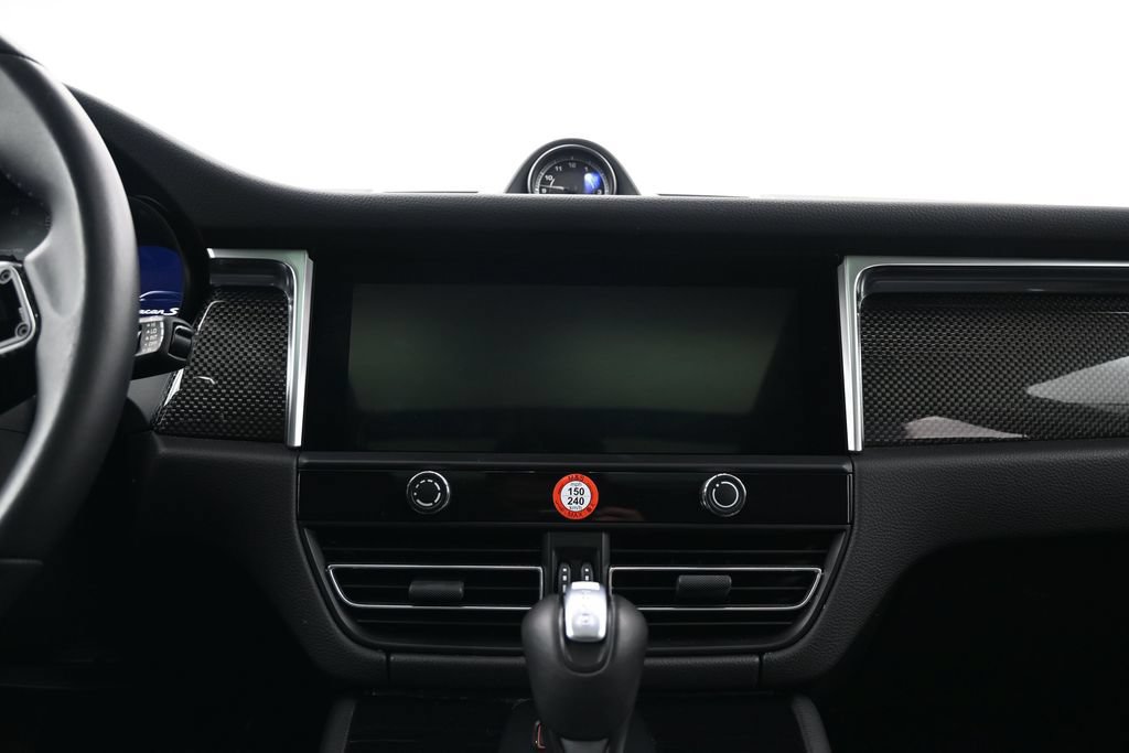 Certified 2023 Porsche Macan S AWD/4WD image 11