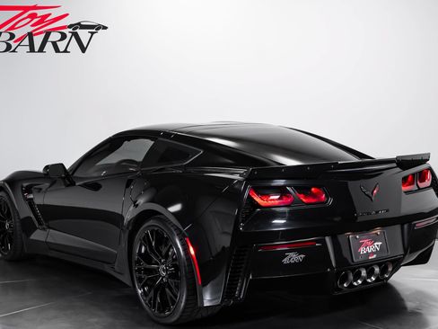 Used 2015 Chevrolet Corvette Z06 w/ 2LZ Preferred Equipment Group RWD image 11