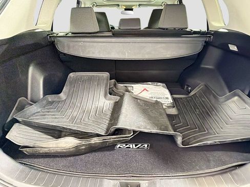 Used 2021 Toyota RAV4 XLE w/ Convenience Package AWD/4WD image 26