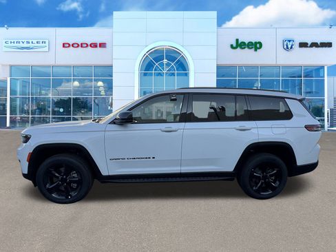 New 2025 Jeep Grand Cherokee L Altitude image 6