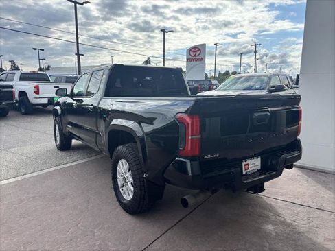 Certified 2024 Toyota Tacoma SR5 AWD/4WD image 5