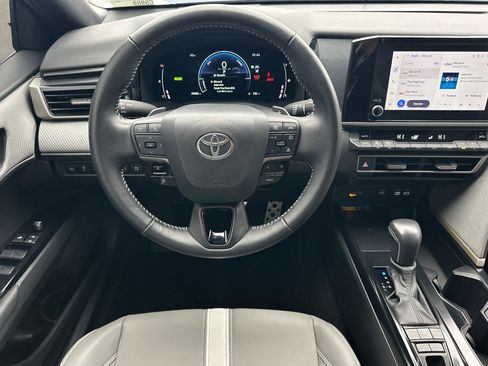 Used 2025 Toyota Camry LE image 14