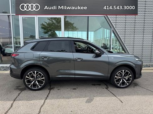 Certified 2026 Audi Q3 quattro 2.0T w/ 20" Wheel Package AWD/4WD image 3