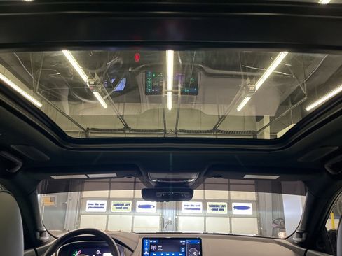 Used 2025 Acura MDX A-Spec image 32