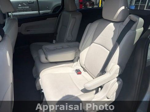 Used 2025 Honda Odyssey EX-L image 3