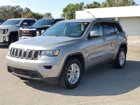Used 2017 Jeep Grand Cherokee Laredo w/ Quick Order Package 2BE image 8