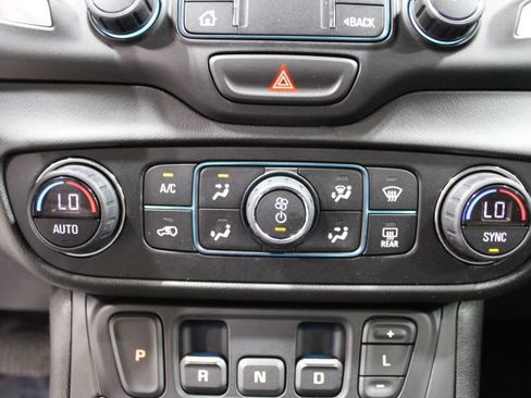 Used 2021 GMC Terrain SLT w/ Elevation Edition AWD/4WD image 37