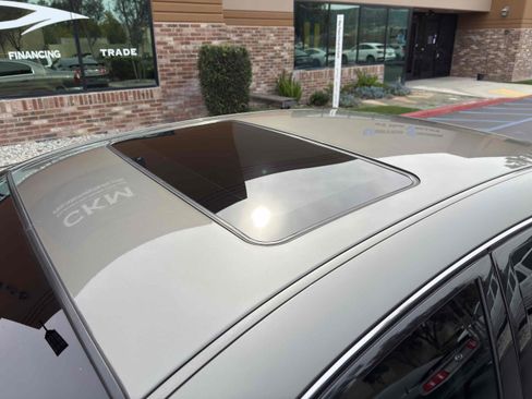 Used 2004 INFINITI Q45 Luxury w/ Journey Pkg image 23