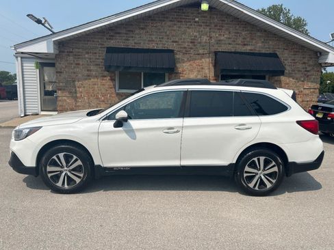Used 2018 Subaru Outback 2.5i Limited AWD/4WD image 10