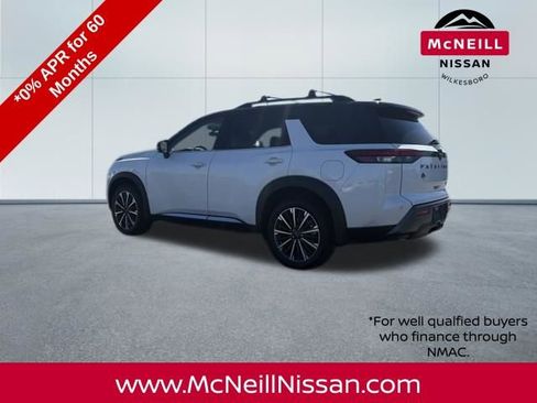 New 2026 Nissan Pathfinder Platinum image 5