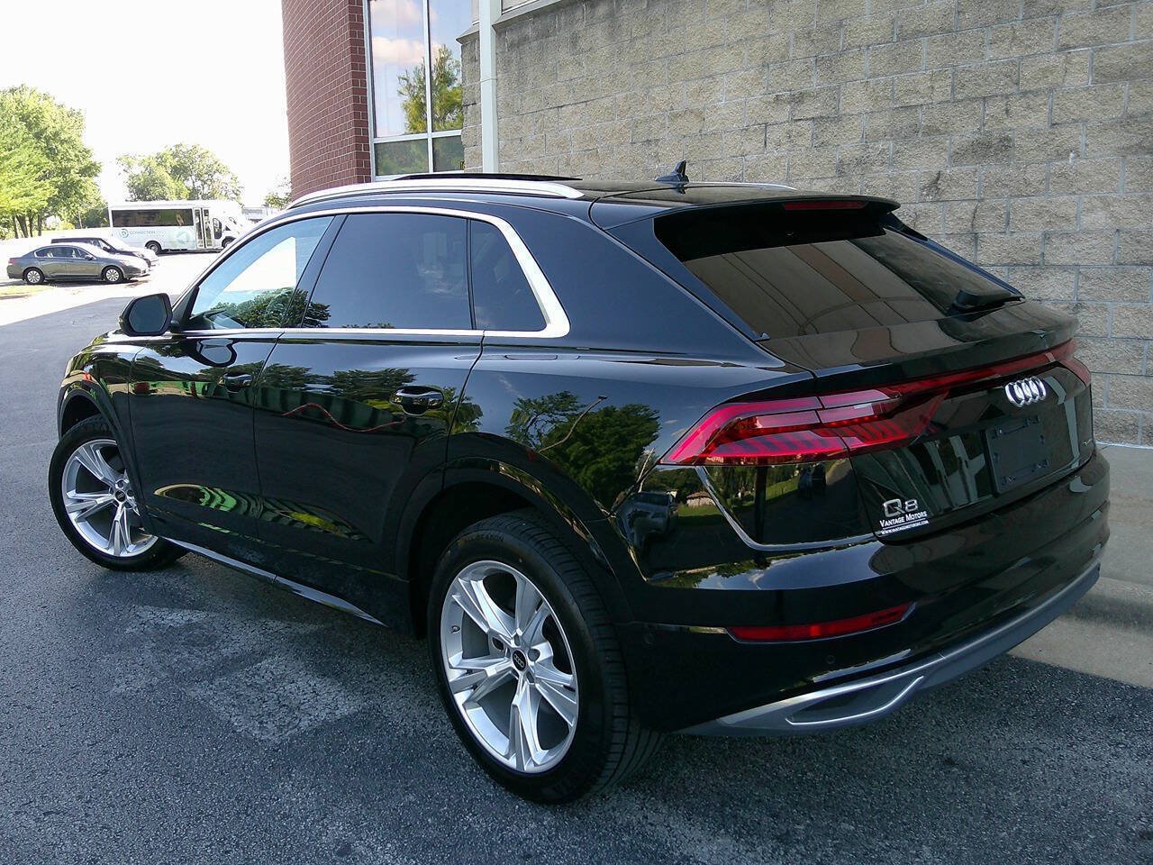 Used 2023 Audi Q8 Premium w/ Convenience Package AWD/4WD image 7
