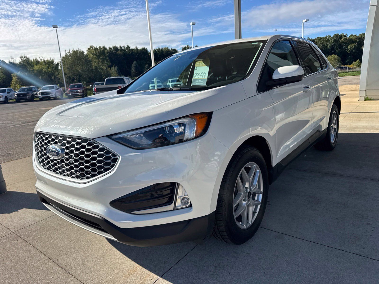 Certified 2024 Ford Edge SEL w/ Convenience Package AWD/4WD image 3