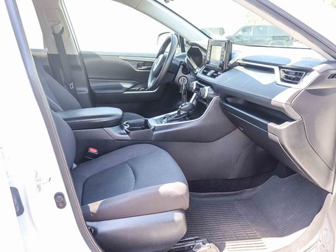 Certified 2020 Toyota RAV4 LE w/ All Weather Liner Package AWD/4WD image 20