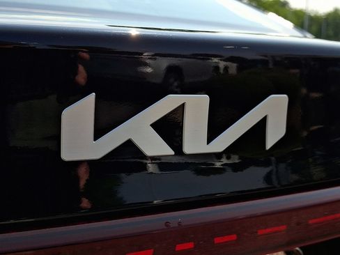 Used 2023 Kia Forte LXS FWD image 29