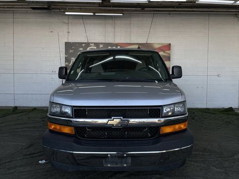 Used 2017 Chevrolet Express 3500 LT w/ LT Preferred Equipment Group image 8