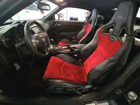 Used 2015 Nissan 370Z NISMO RWD image 9