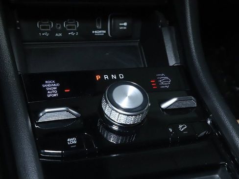 Used 2025 Jeep Grand Cherokee L Summit w/ Advanced Protech Group IV AWD/4WD image 32