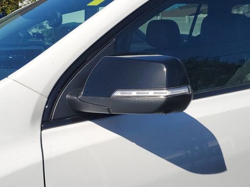 Certified 2023 GMC Acadia SLT w/ Elevation Edition image 12