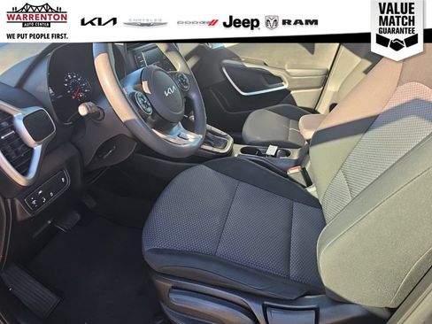 Used 2022 Kia Soul LX w/ Technology Package FWD image 8