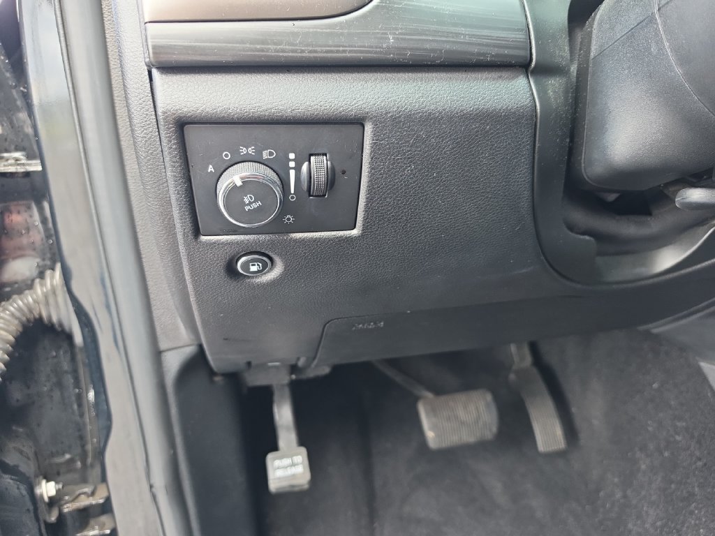 Used 2020 Jeep Grand Cherokee Altitude AWD/4WD image 15