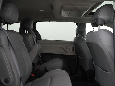 Used 2024 Toyota Sienna Limited AWD/4WD image 12