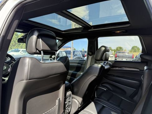 Used 2015 Jeep Grand Cherokee High Altitude AWD/4WD image 18
